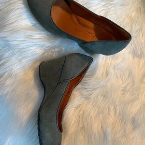 Gentle Souls Ridge Amaru Grey Suede wedge